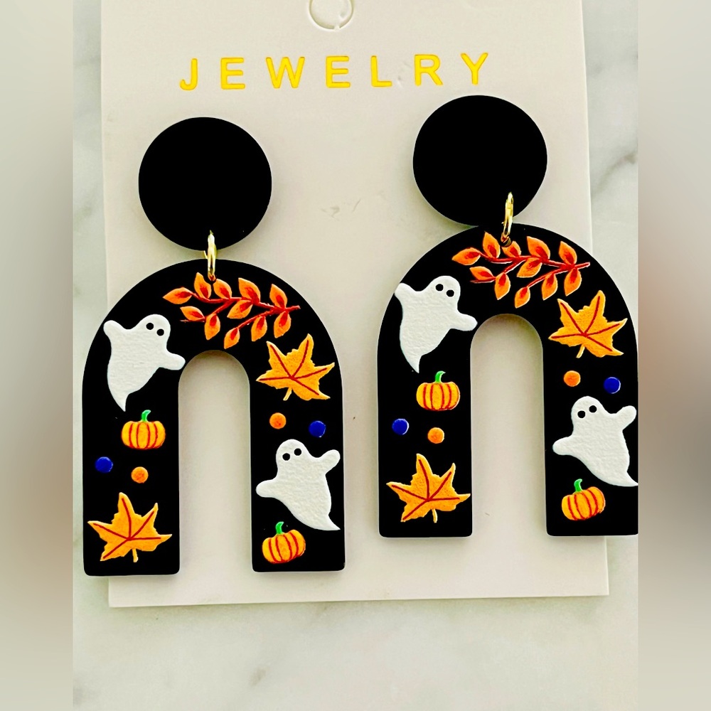 Seasonal holiday earrings
